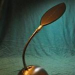 Lumileaf solar LED desk lamp